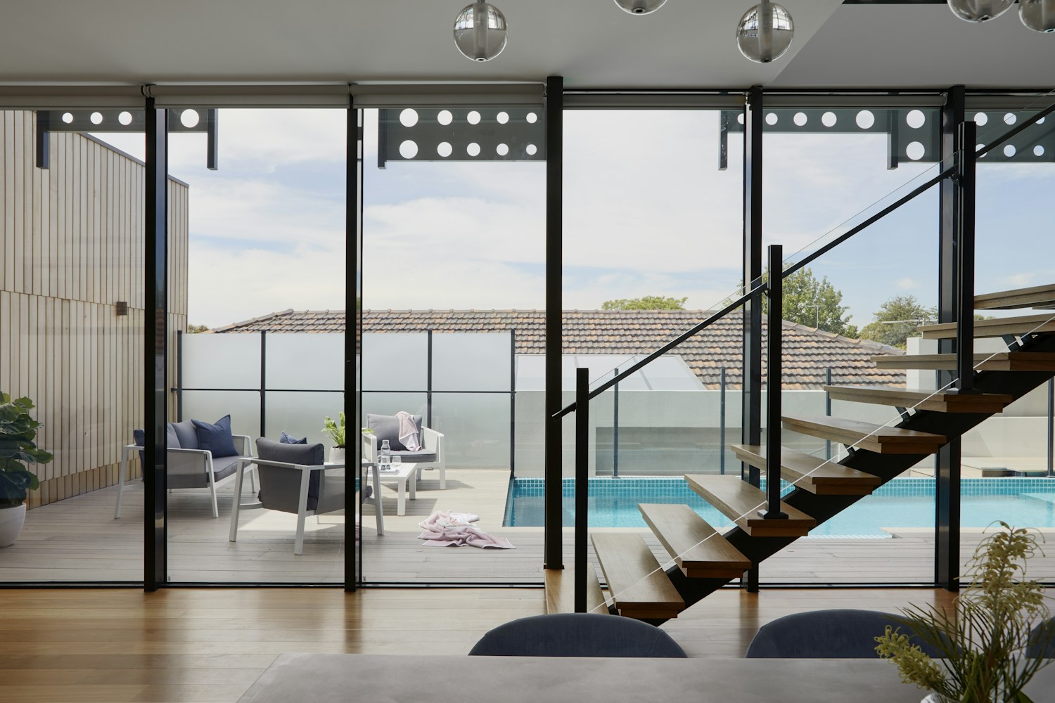 Entrada de vivienda premium para valoración inmobiliaria